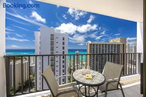 35th Floor at the Waikiki Banyan Amazing Mountain Views FREE PARKING and WiFi - Image 3