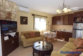 Captain's Villa Appartments - Image 2