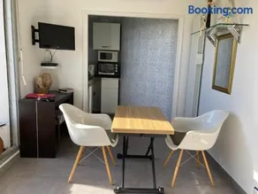 Belle Suite Apt - Image 2