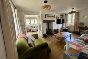 Holly Cottage - Image 2