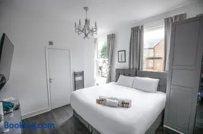 The Finsbury Guesthouse - Image 3