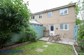 Cosy 2-Bedroom Home in Weston - Image 3