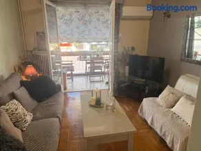 Kouklospito Cozy City Apartment in Kallithea Athens - Image 2