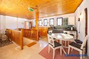 Café Marie - Bed & Breakfast - Image 1