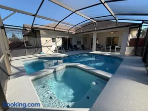 Bright & Spacious Disney Home - Private Pool, Heated Spa & Game Room - Sleeps 14 - Image 5