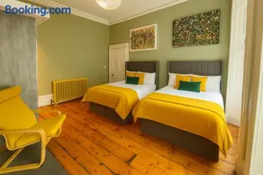 Manchesters Ultimate House - Hot tub - Sleeps 22! - Image 5