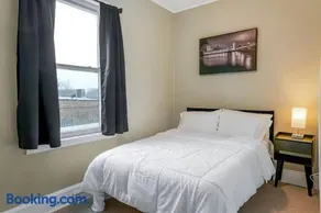 Cozy and Lux 2BD Near City and Airport - Image 2