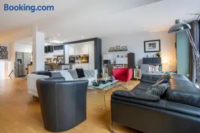 Maison de vacances adaptée aux familles avec jardin et terrasse - Image 4