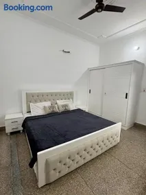 6 Bedroom Manor in Phagwara - Image 2