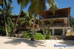 LÌlot Beach Chalets - Image 2