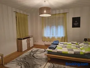 Juls garden apartment - Image 3