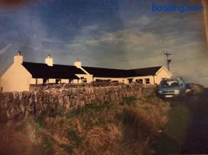 Upper Imeraval Cottage Sleeps 6 Pet-Friendly - Image 2