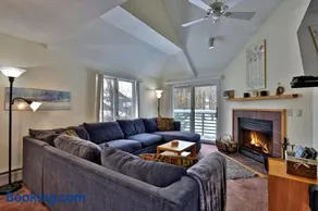 Woods Resort and Spa - Cozy 2-Bedroom Condo Minutes to Ski Resort - Spa, Pool, Hot Tub, Tennis, Fireplace - Image 4