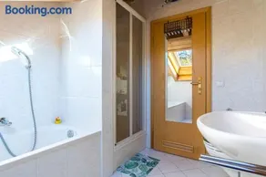 Alpenblick am Weissensee Ruhiges Apartment mit Balkon, Kamin und Netflix - Image 4