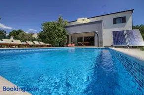 Luxury villa Medulin with pool near the beach , sea view, extra pool heating available - Image 3