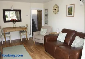 Dinmore - Image 3