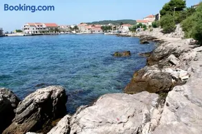 Apartamento vacacional con terraza, barbacoa y jardín | Vistas al mar - Image 5