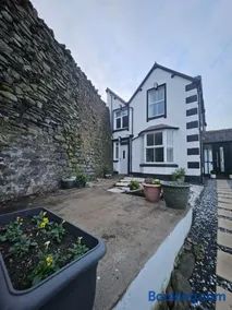 Bryn Aber-The House on the Hill - Image 4