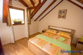 Apartment Niko Kaštel Stari - Image 5