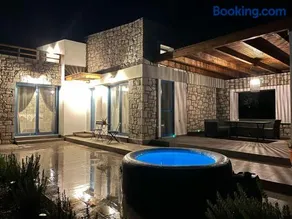 Anasa Rustic Villa - Image 1