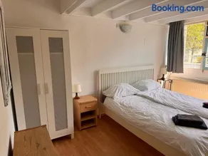 Family house next to train and close to Amsterdam and Schiphol - Image 5