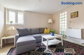 Mountain view Apartment near Oslo: bedroom, lounge, kitchen and bathroom. Flat in Rykkinn - Image 5
