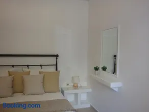 'Naxian family apartment' - Image 3