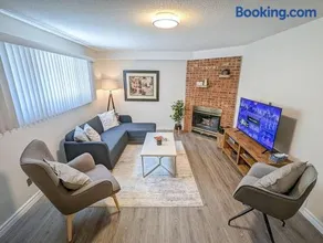 Modern 2 BDR Guest Suite in St Catharines Niagara - Image 1