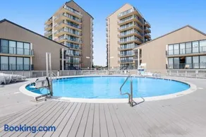 Sea Colony 2nd floor condo with free WiFi shared tennis court & sauna with an ocean view - Image 2