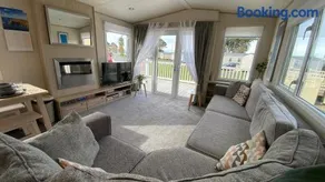 Cosy Holiday Home at Seton Sands near Edinburgh and North Berwick with free WiFi - Image 2