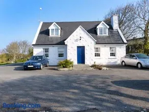 No 1 Apt, Brandy Harbour Cottage - Image 1