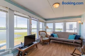 The Eastern Avenue Cottage - Image 3