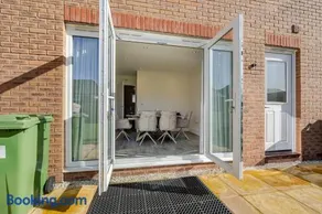 Telford - Priorslee, Spacious Double Room on a Newly built House, Free Parking, Free Wifi, Shared House & Shared Washroom - Image 4