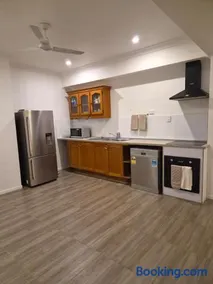 Spacious and Comfortable Stay, Central Location - Image 2