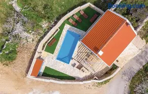 Mala Villa- private heated pool - Image 1