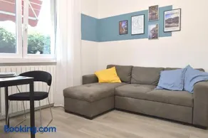 Como Cozy Garden Apartment AC Self Check in Near the Lake - Image 1