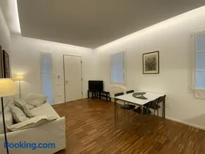 EM home01 - Image 2