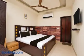 Collection O Sector 5 Ghaziabad Formerly Five Seas - Image 2