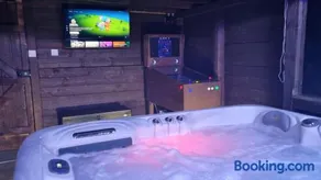 Barn near Colne with Hot Tub - Image 3