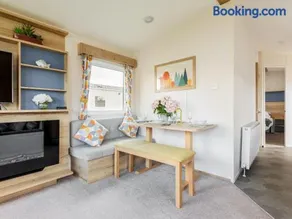 Club Tropicana Rockley Park Caravan Activities On site - Image 3