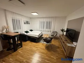 Goldeck View Apartment - Image 2