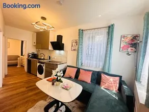 Cozy apartment and sweet garden - Image 1
