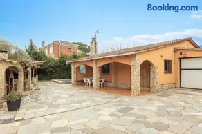 Voll ausgestattete großzügige Villa mit Garten, Terrasse und Grill | Bergblick | Hunde erlaubt - Image 2