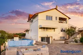 Villa Elihrisos-Quiet & Spacious Villa Large Private Heated Pool & Hot Tub - Image 3