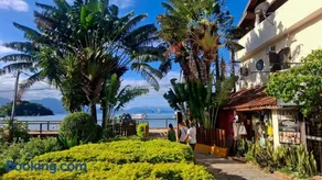 Bouganvile Hostel Ilha Grande - Image 1