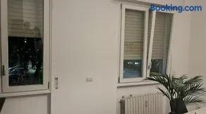 Shining house in Milan - Image 3