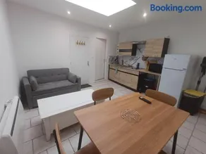 Studio-Cosy 17-18-19 Centre Bourbourg - Image 1