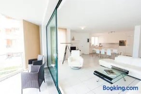 Modern 3 bedroom apartment on Lake Maggiore - Image 2