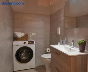 La Marina Apartment Suites - Image 4