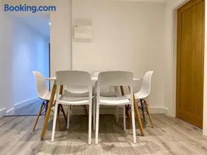 Apartment 6 - Image 4